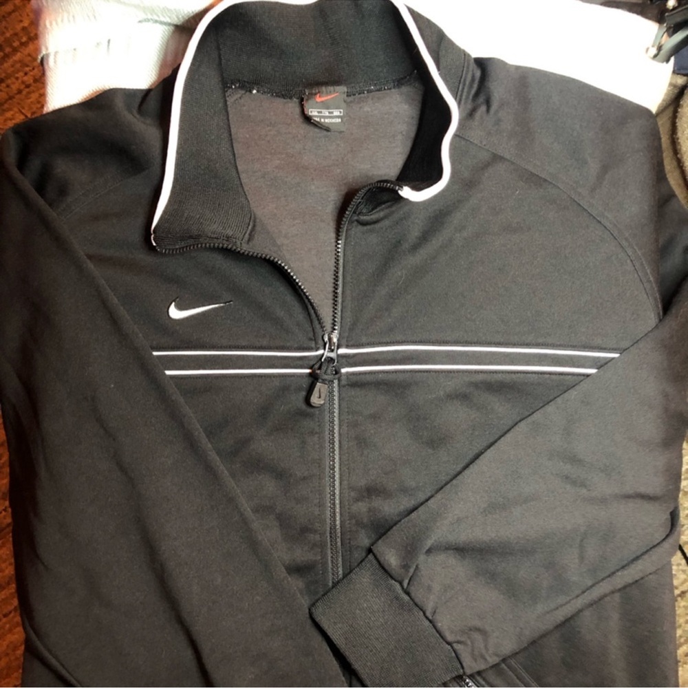 Nike Men's Black Windbreaker with White Accents